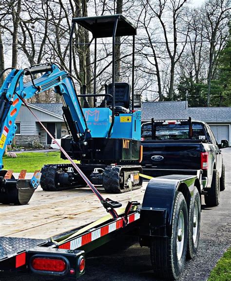 Loading, Transporting & Unloading Your Mini Excavator 